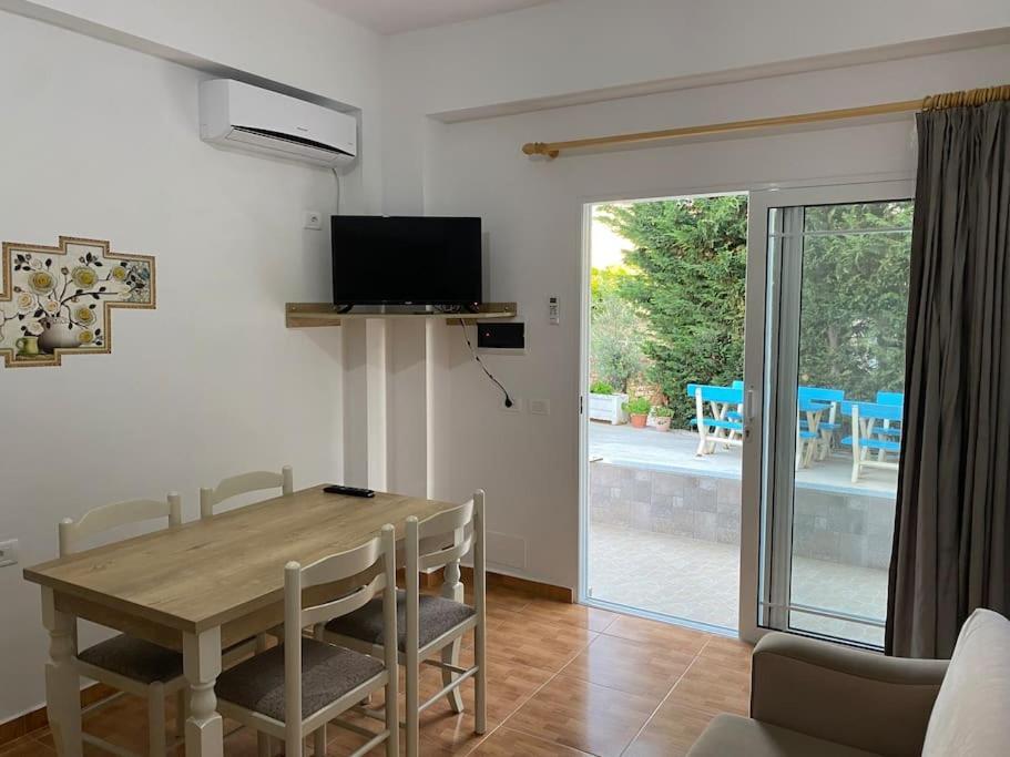 Guesthouse Xhimi Ksamil Exterior photo